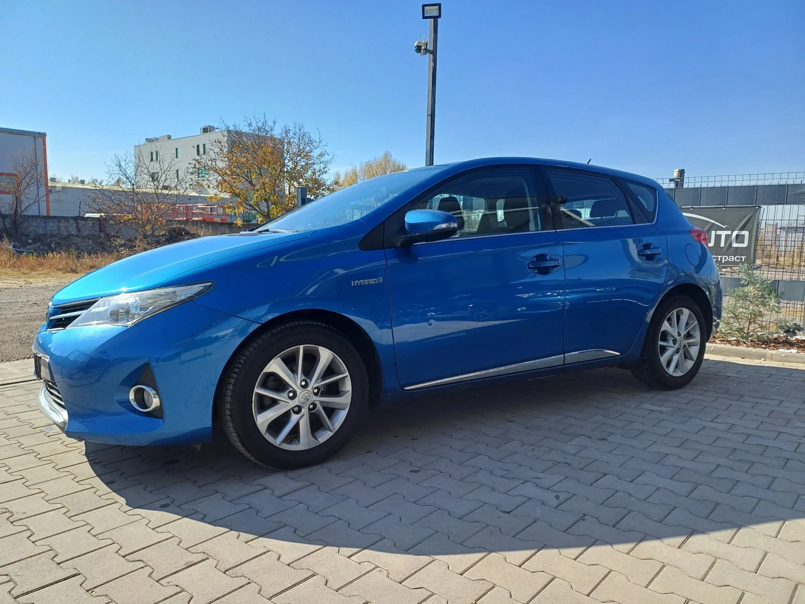 Toyota Auris 1.8Hybrid  - изображение 4