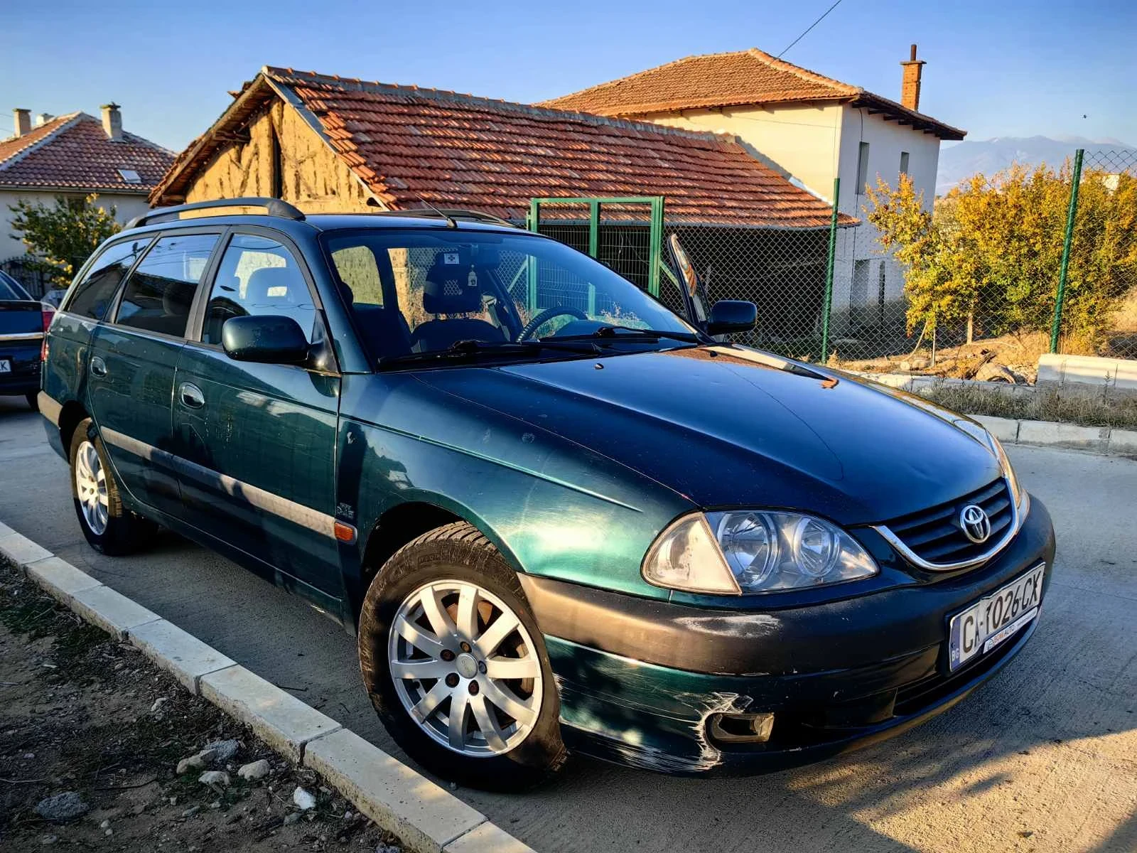 Toyota Avensis  - изображение 3