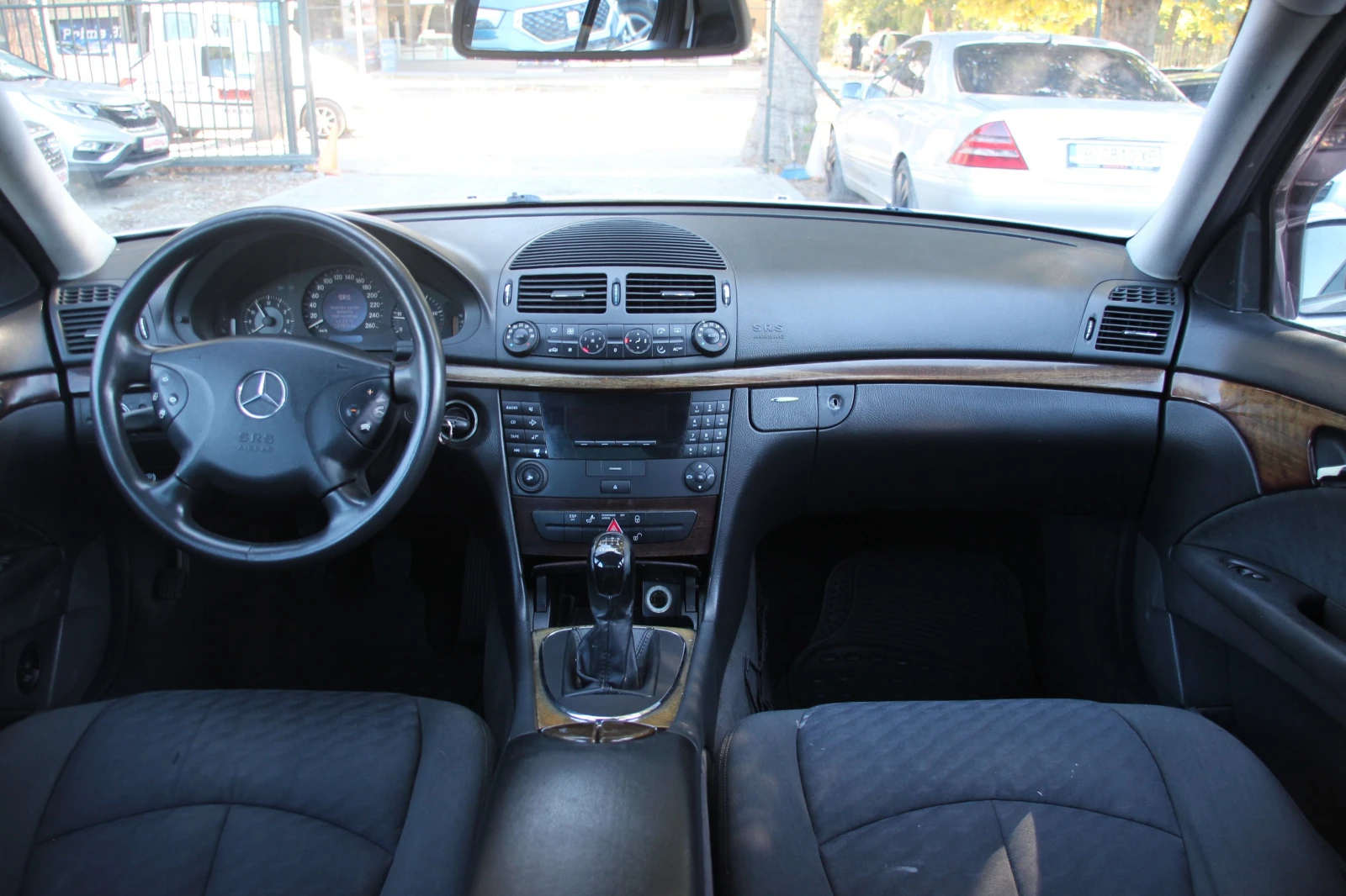 Mercedes-Benz E 220 CDI       | Mobile.bg   12