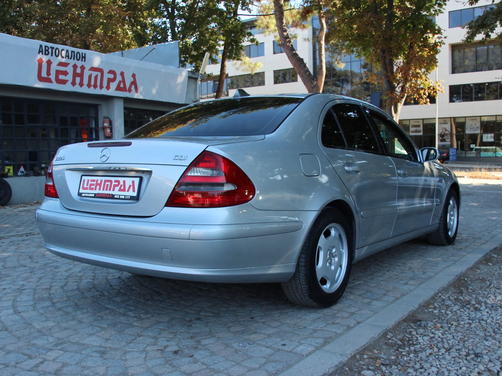 Mercedes-Benz E 220 CDI  С РЕГИСТРАЦИЯ    - изображение 5