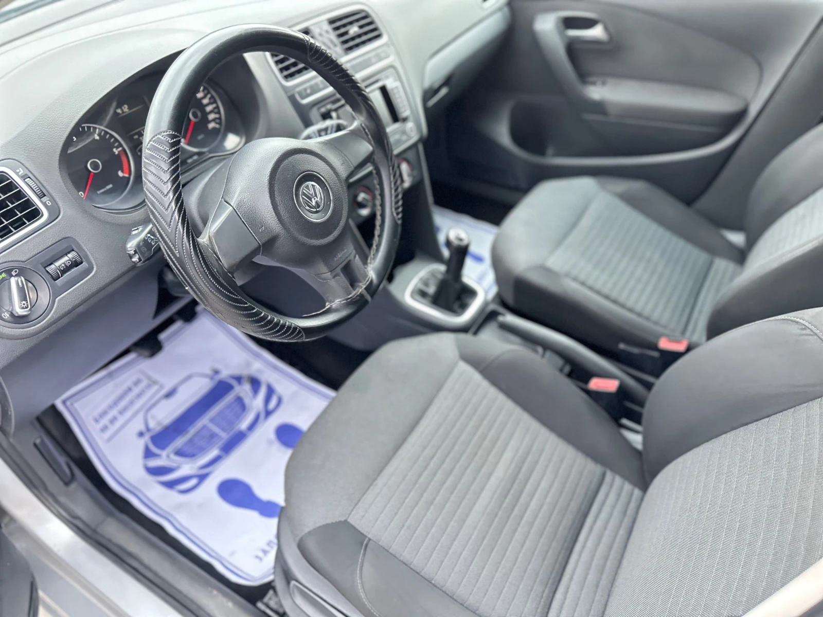 VW Polo 1.6TDI Навигация* Климатик - изображение 10