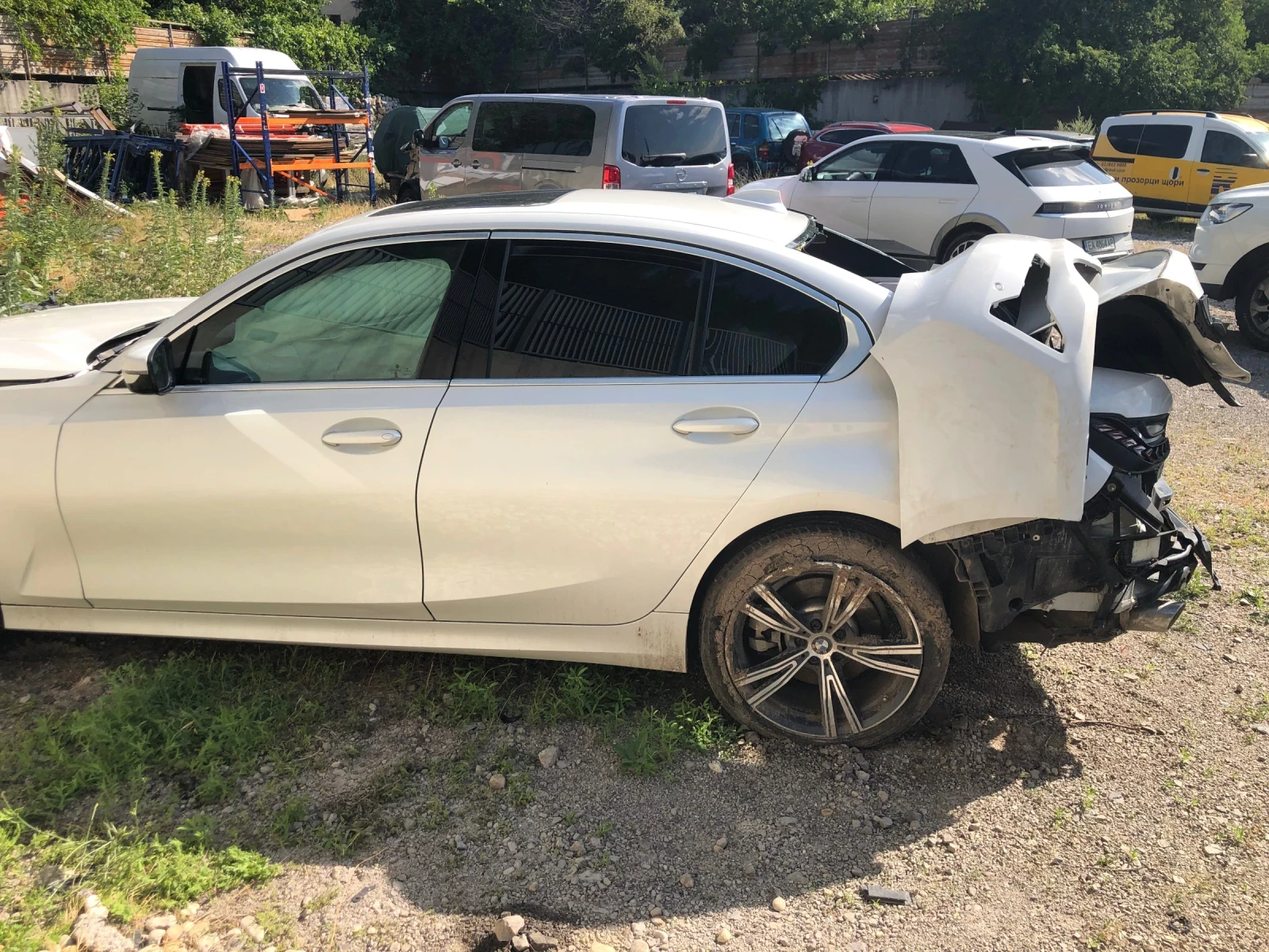 BMW 330 SDrive, снимка 9 - Автомобили и джипове - 55947159