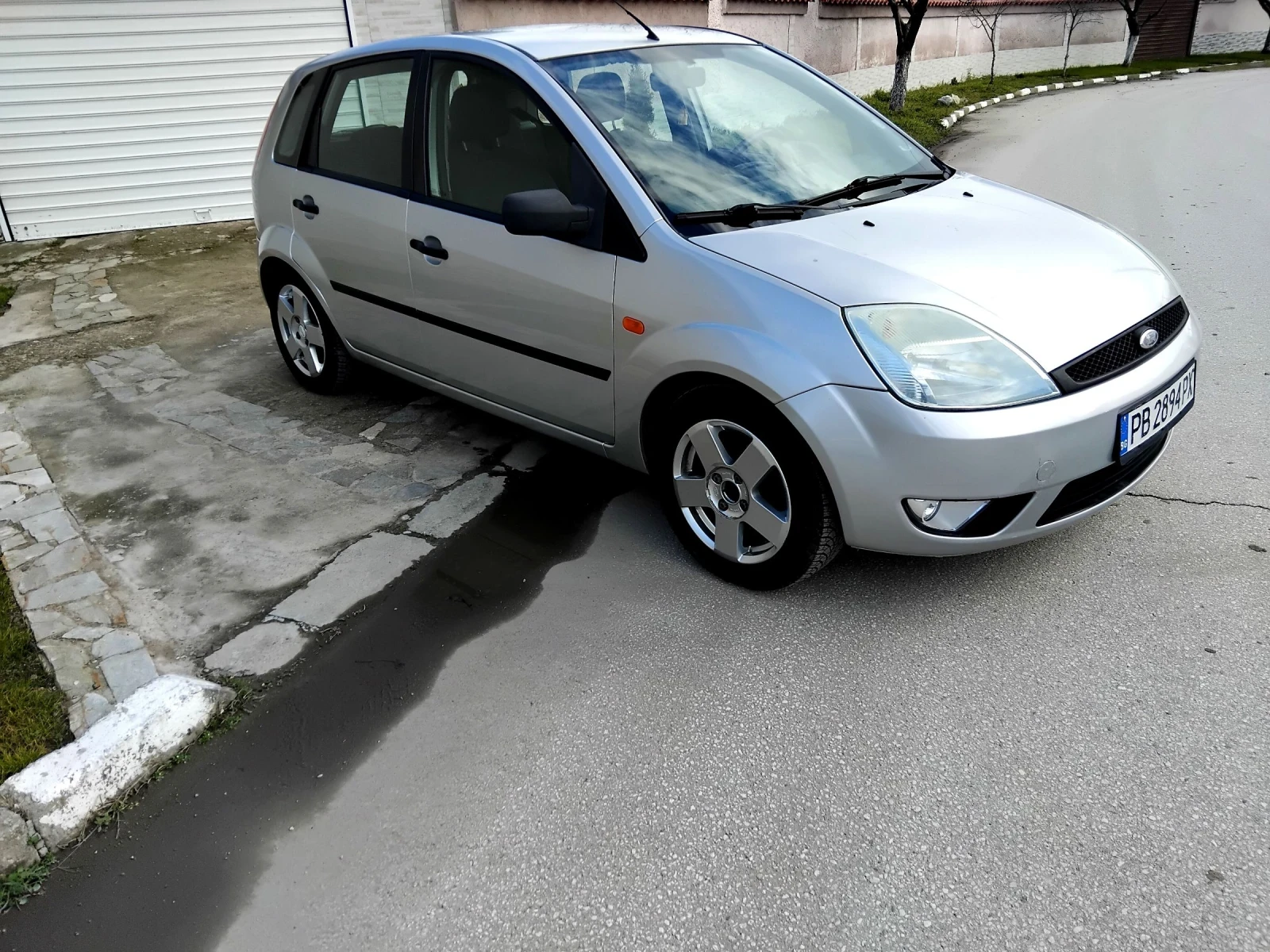Ford Fiesta 1.4i.80k + КЛИМА. ГАЗОВ ИНЖЕКЦИОН , снимка 4 - Автомобили и джипове - 53710897