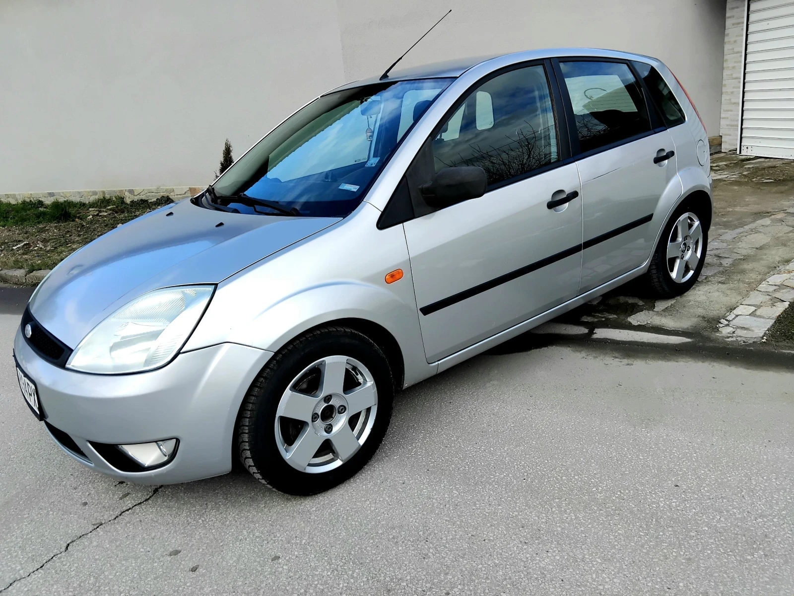 Ford Fiesta 1.4i.80k + КЛИМА. ГАЗОВ ИНЖЕКЦИОН , снимка 7 - Автомобили и джипове - 53710897