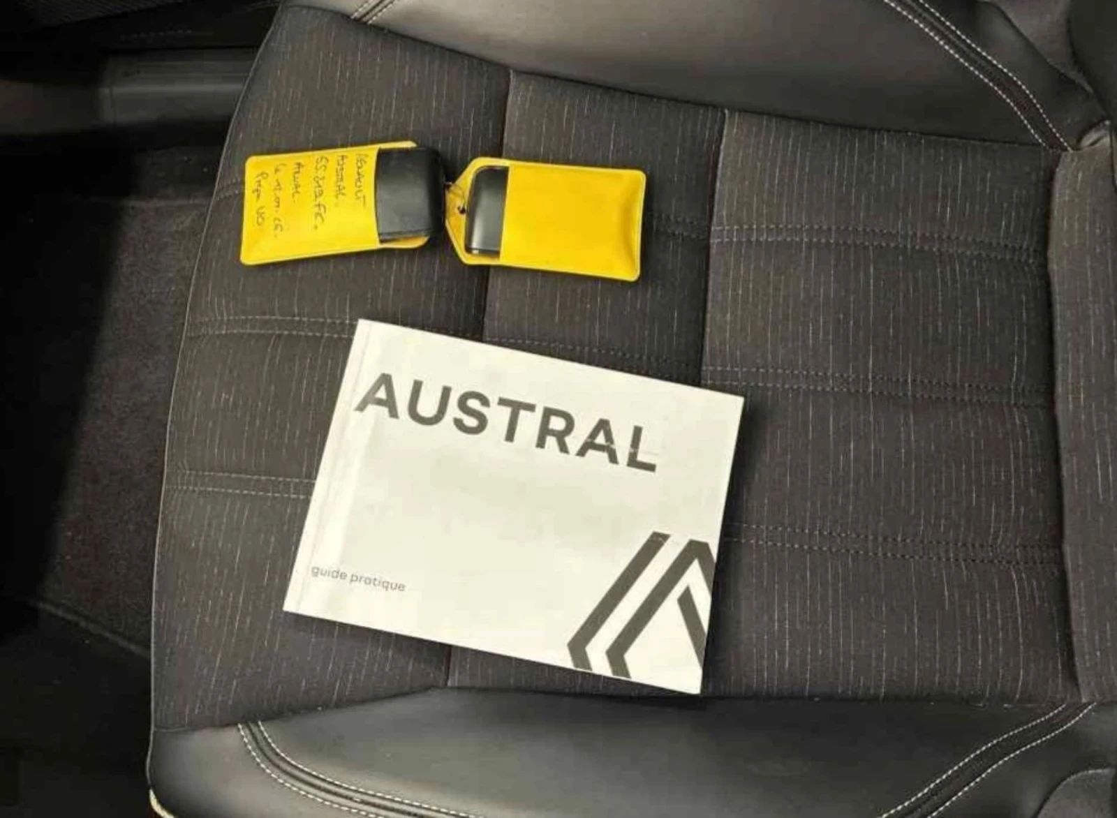 Renault Austral HEV 200 E TECH HYBRID ICONIC.KAMERA.LED.NAVI, снимка 13 - Автомобили и джипове - 53727625