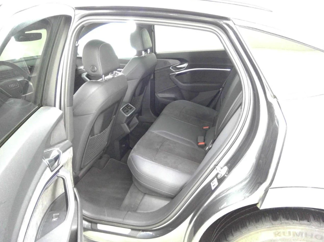 Audi E-Tron Sportback 55 S Edition, снимка 6 - Автомобили и джипове - 53874360