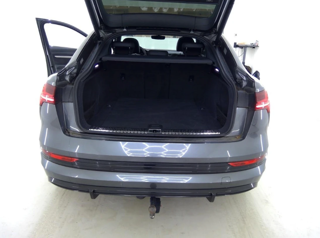 Audi E-Tron Sportback 55 S Edition, снимка 8 - Автомобили и джипове - 53874360