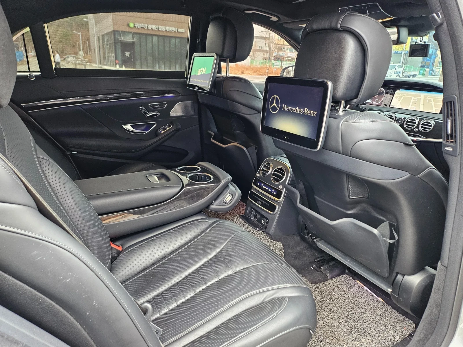 Mercedes-Benz S 550 L / DISTRONIC / BANG&OLUFESEN / TV / МАСАЖ / ОБДУХ, снимка 14 - Автомобили и джипове - 54009223