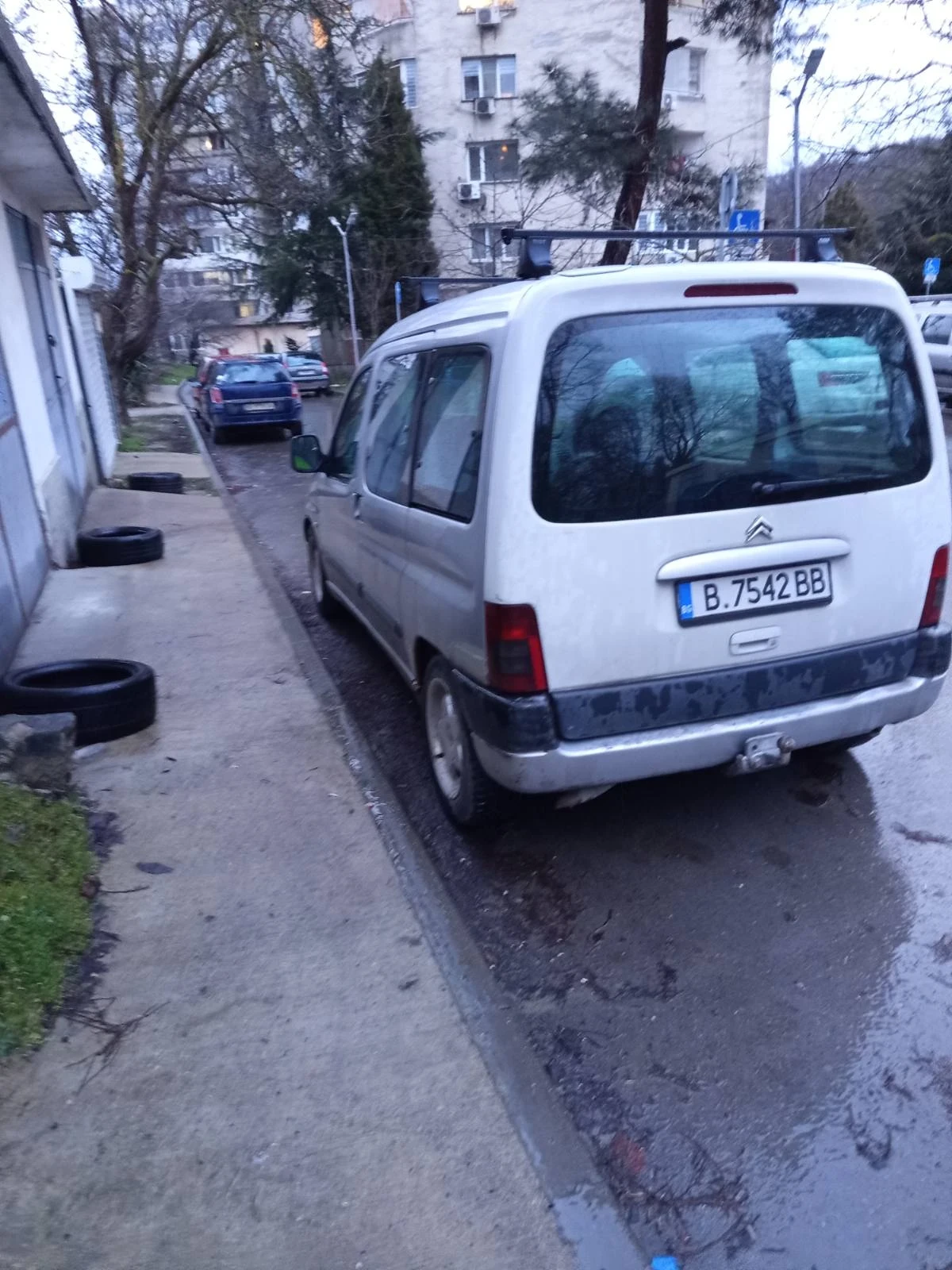 Citroen Berlingo 90 кс, снимка 7 - Автомобили и джипове - 54340156