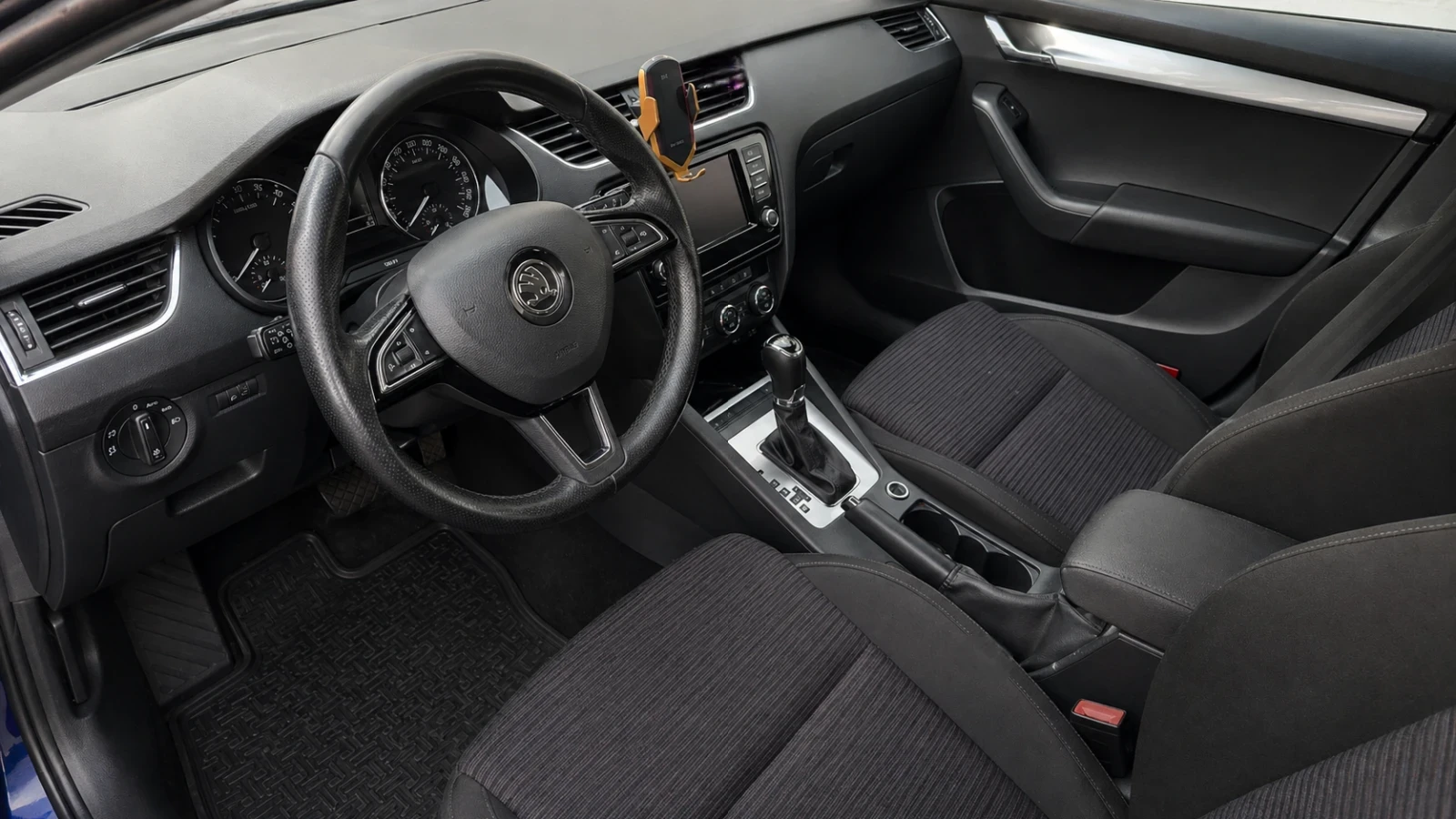 Skoda Octavia 1.6tdi DSG, снимка 5 - Автомобили и джипове - 54392002