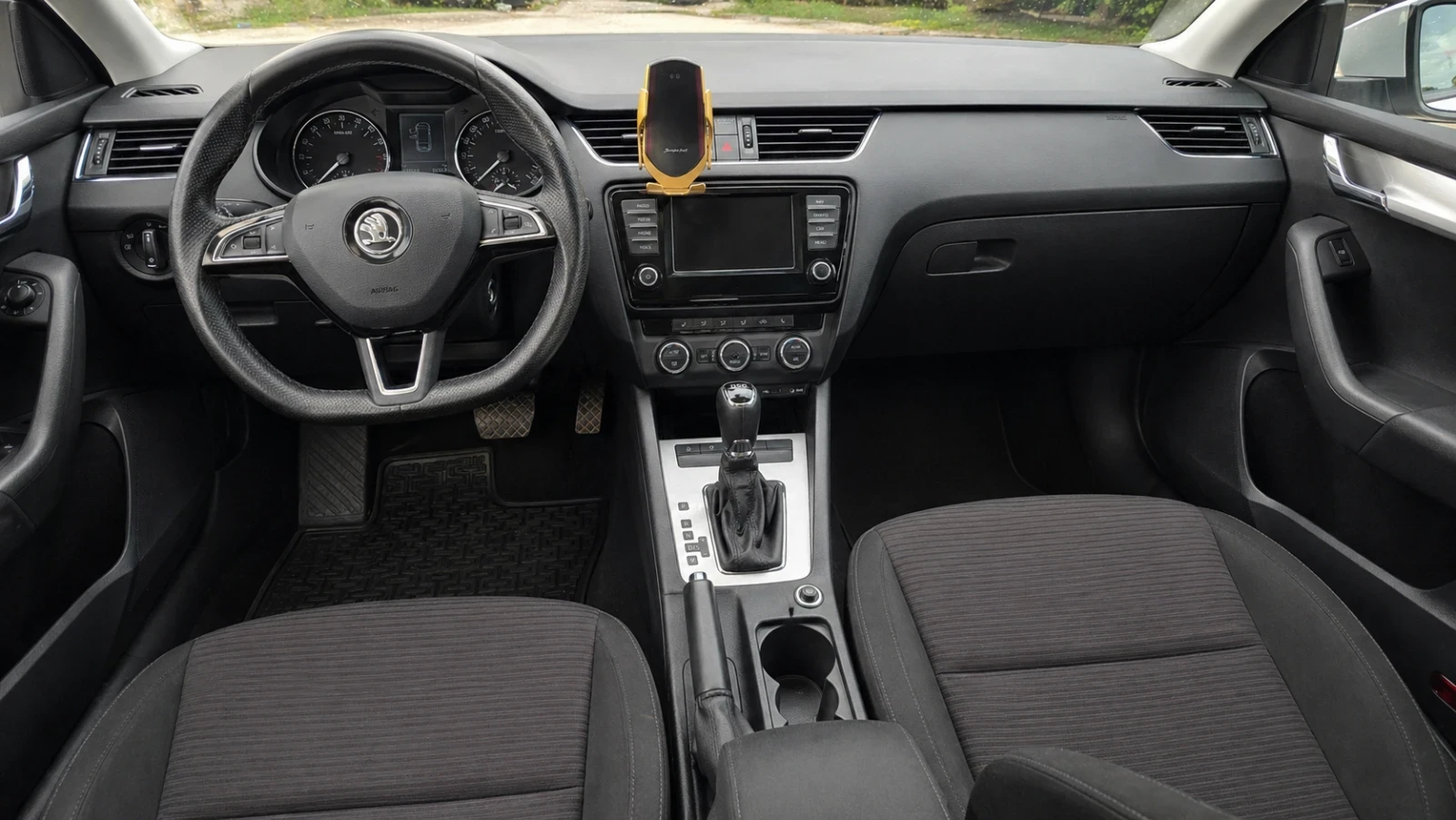 Skoda Octavia 1.6tdi DSG, снимка 6 - Автомобили и джипове - 54392002