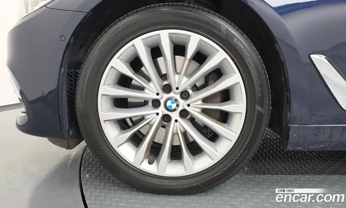BMW 530 LUXURY PLUS| AMBIENT| HUD| ШИБИДАХ| B48, снимка 14 - Автомобили и джипове - 55135040