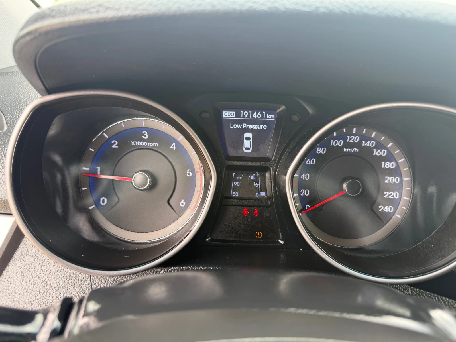 Hyundai I30 1.6 CRDI, снимка 12 - Автомобили и джипове - 55405149