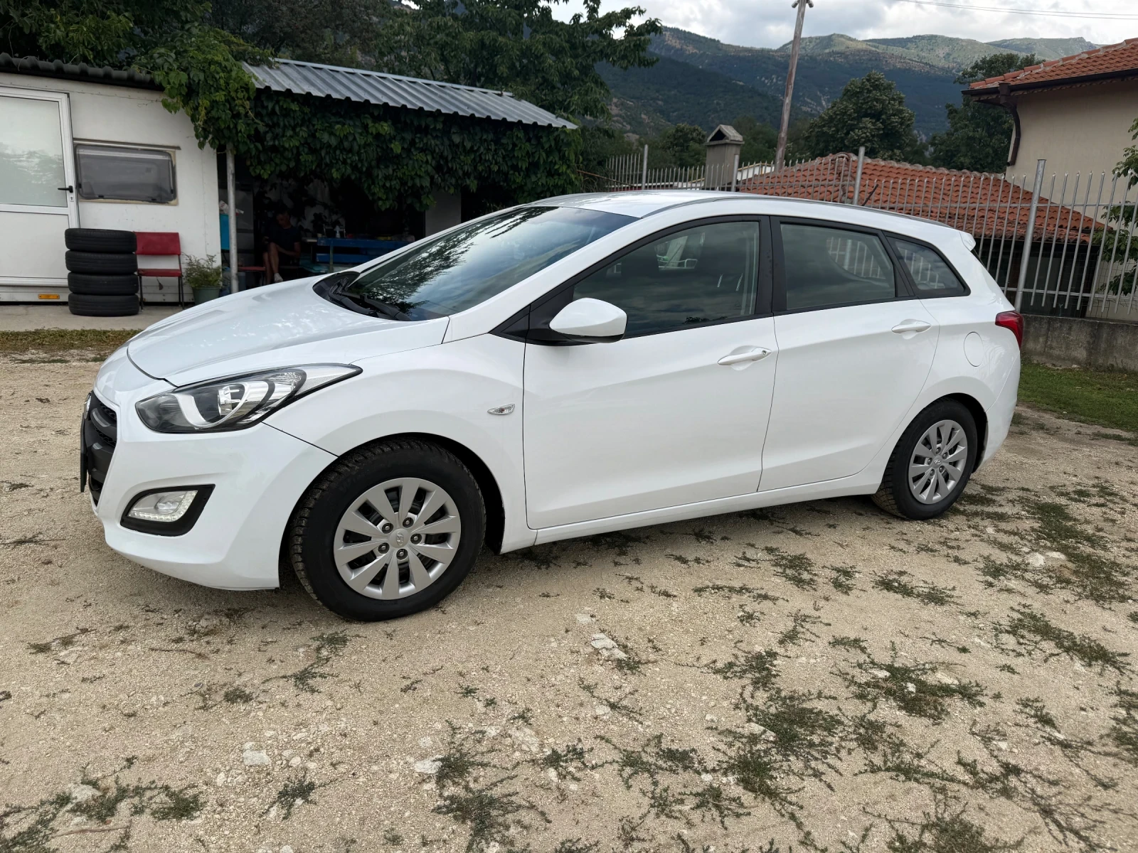 Hyundai I30 1.6 CRDI, снимка 3 - Автомобили и джипове - 55405149
