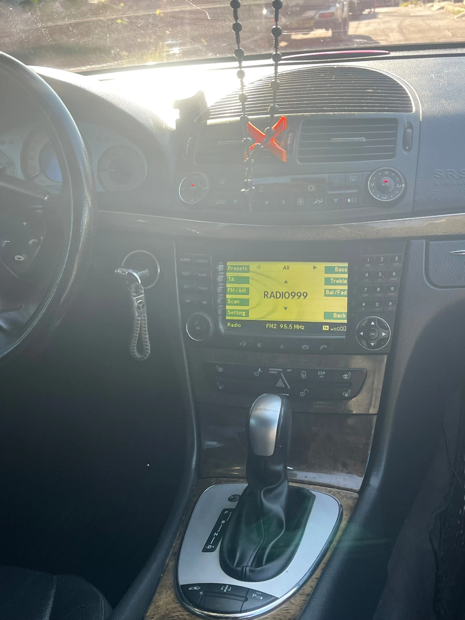 Mercedes-Benz E 320, снимка 5 - Автомобили и джипове - 55563994