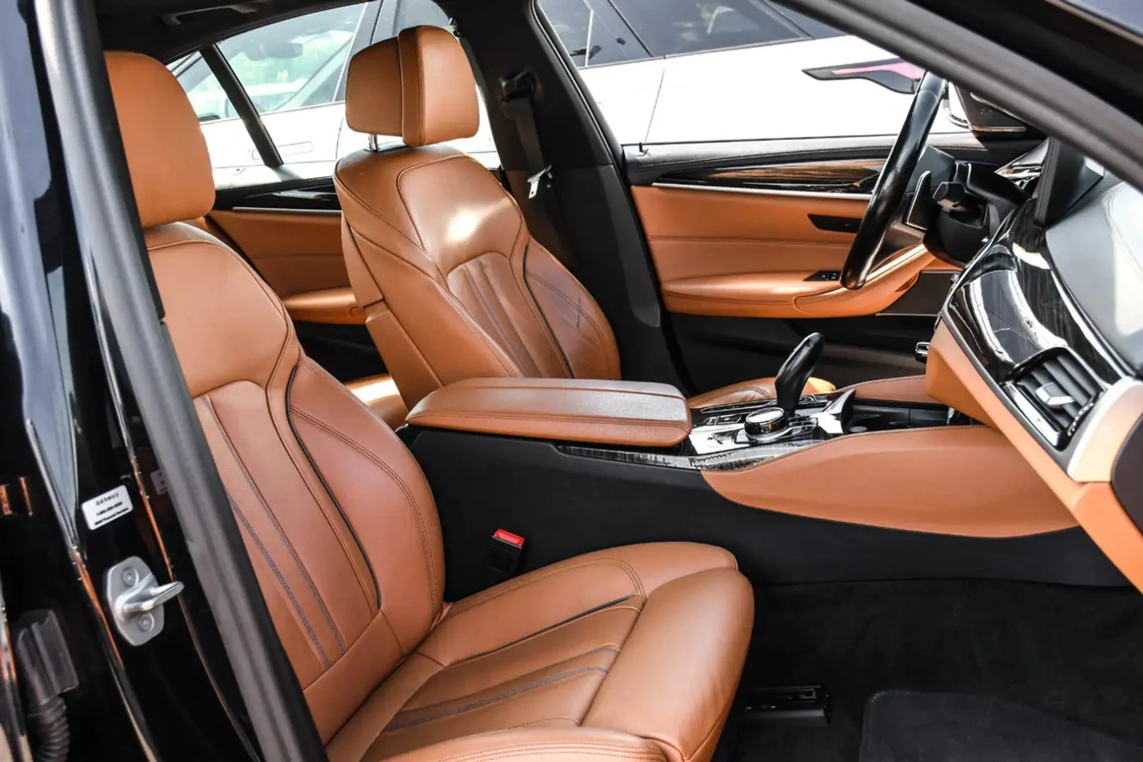BMW 540 i M Sport ЦЕНА ДО БЪЛГАРИЯ АВТОКРЕДИТ, снимка 9 - Автомобили и джипове - 55559770
