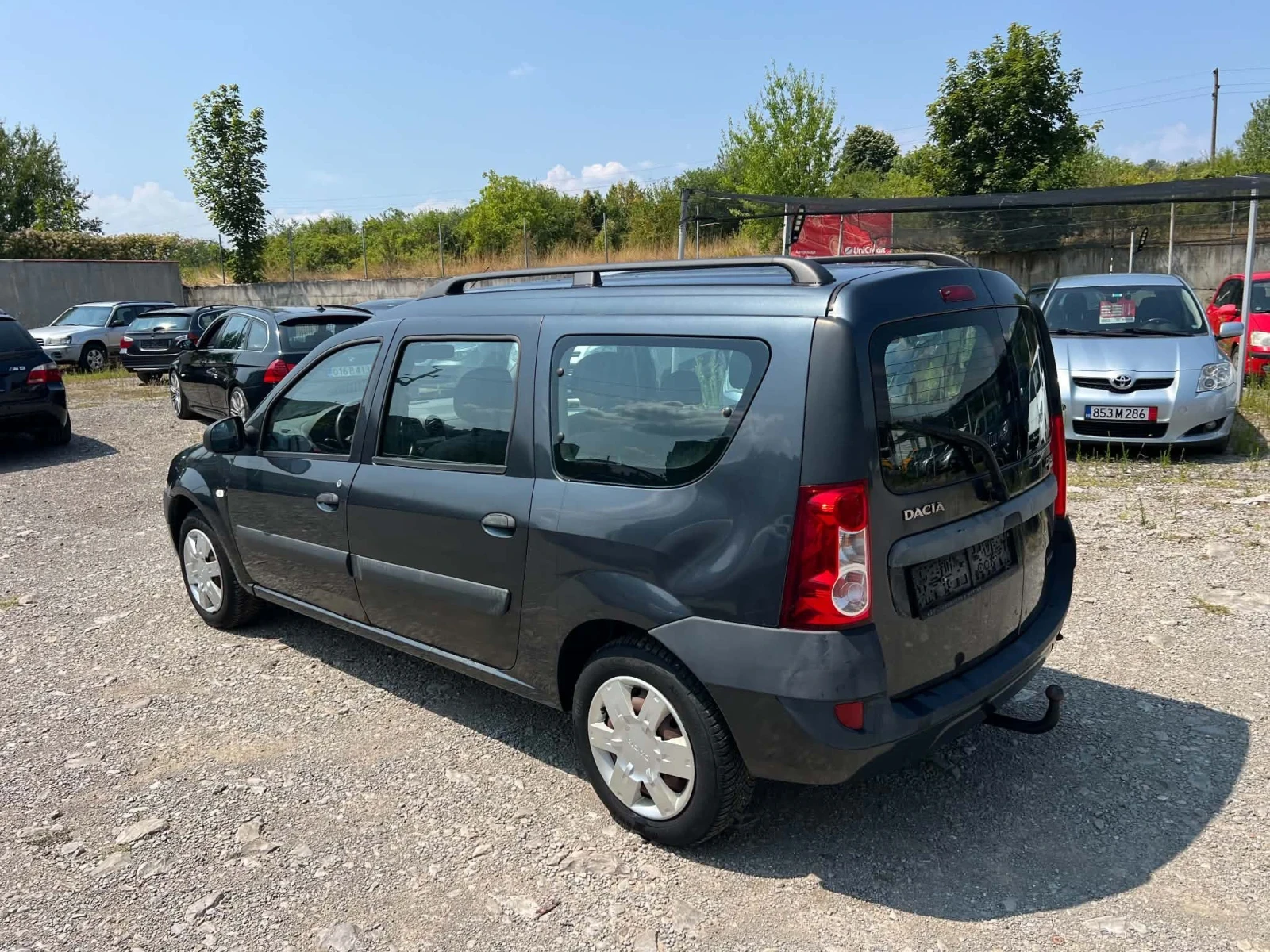 Dacia Logan 1.6 MPI 7места, снимка 3 - Автомобили и джипове - 55681413