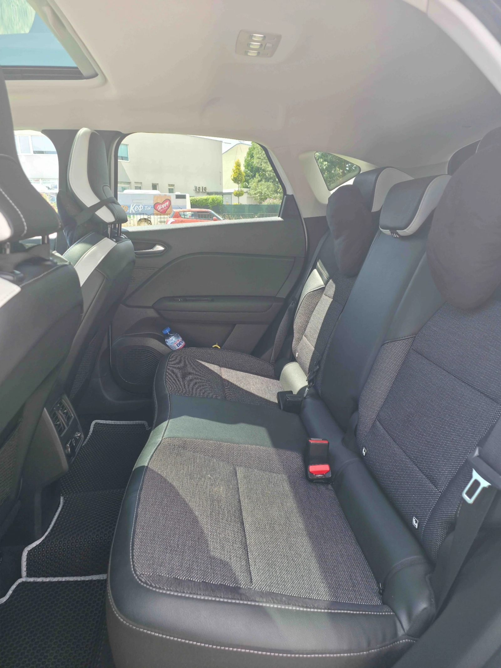 Renault Captur, снимка 6 - Автомобили и джипове - 55904294