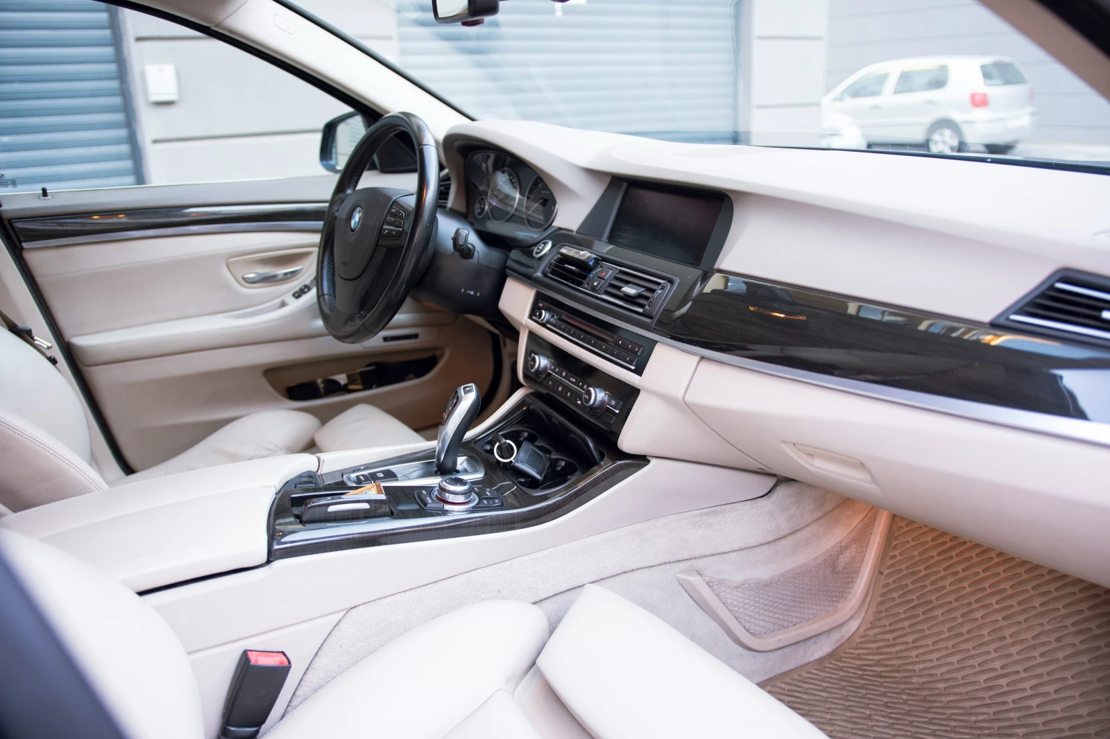 BMW 520 F10, снимка 11 - Автомобили и джипове - 56404707