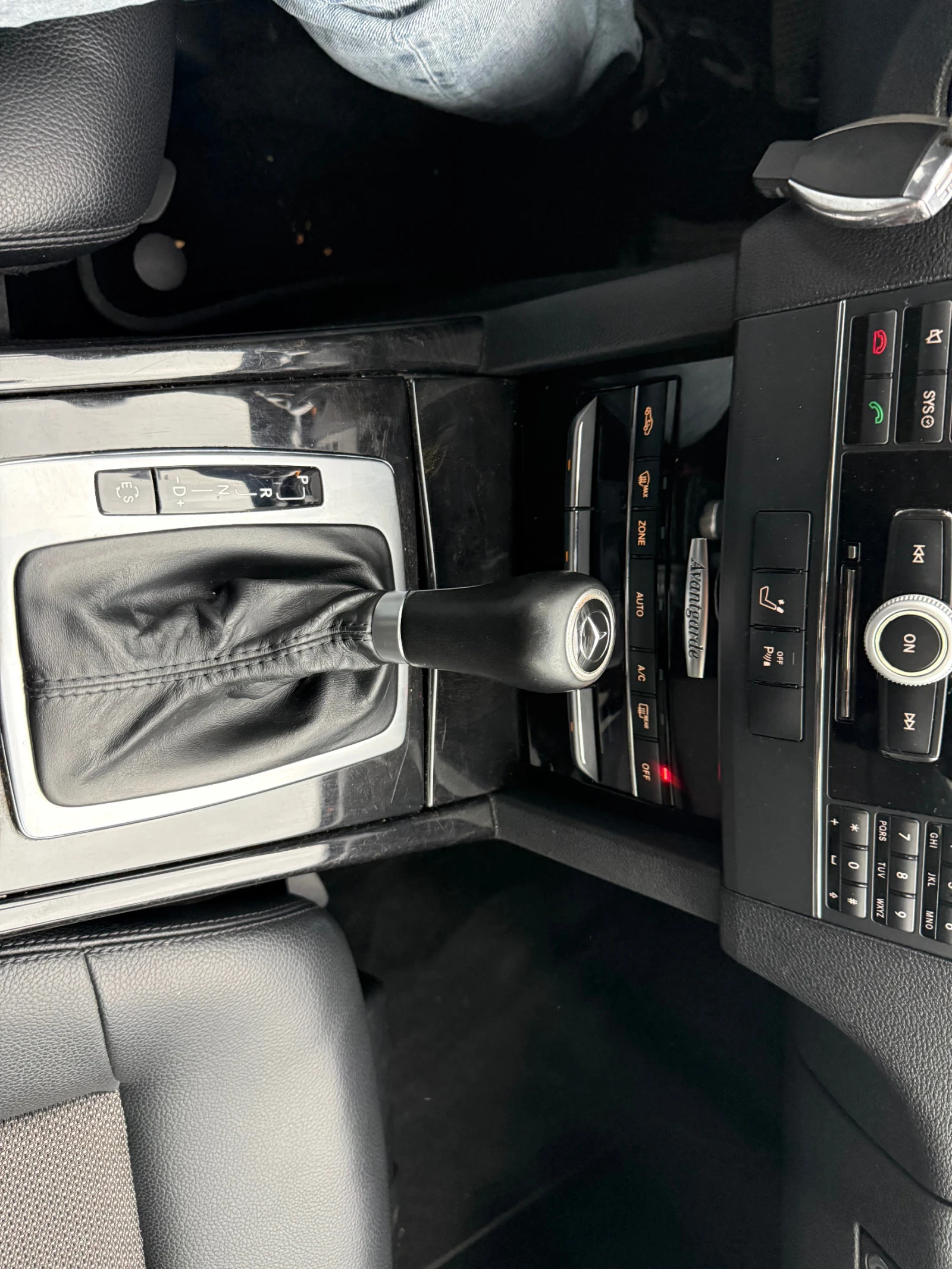 Mercedes-Benz E 220 2.2CDI, снимка 10 - Автомобили и джипове - 56651255
