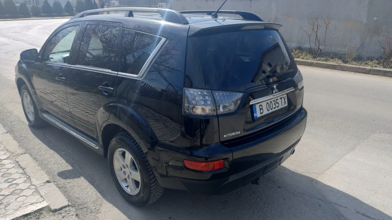 Mitsubishi Outlander, снимка 8 - Автомобили и джипове - 49458099