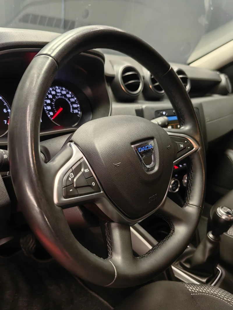 Dacia Duster 1.3TCE* БЕНЗИН* НАВИ* КАМЕРА* FULL EXTRAS* , снимка 6 - Автомобили и джипове - 52368763