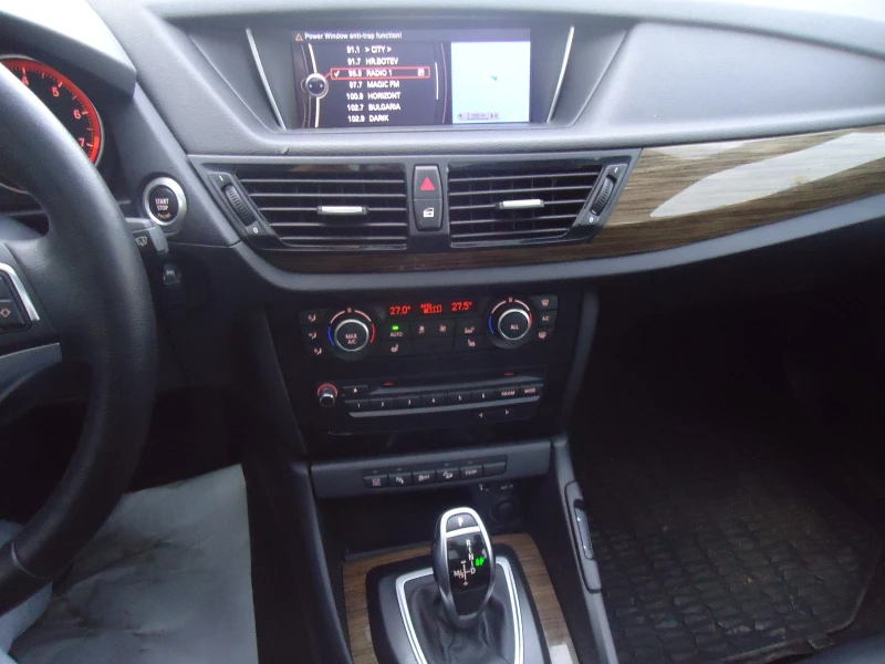 BMW X1 xDrive 28I, снимка 11 - Автомобили и джипове - 52564492