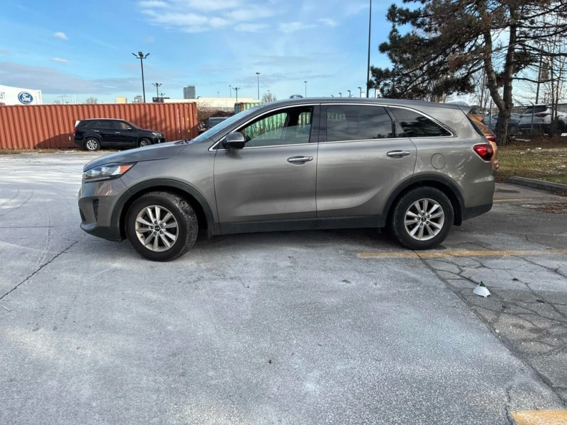 Kia Sorento * LX * CARFAX * БЕЗ ПЪРВОНАЧАЛНА ВНОСКА, снимка 2 - Автомобили и джипове - 52714687