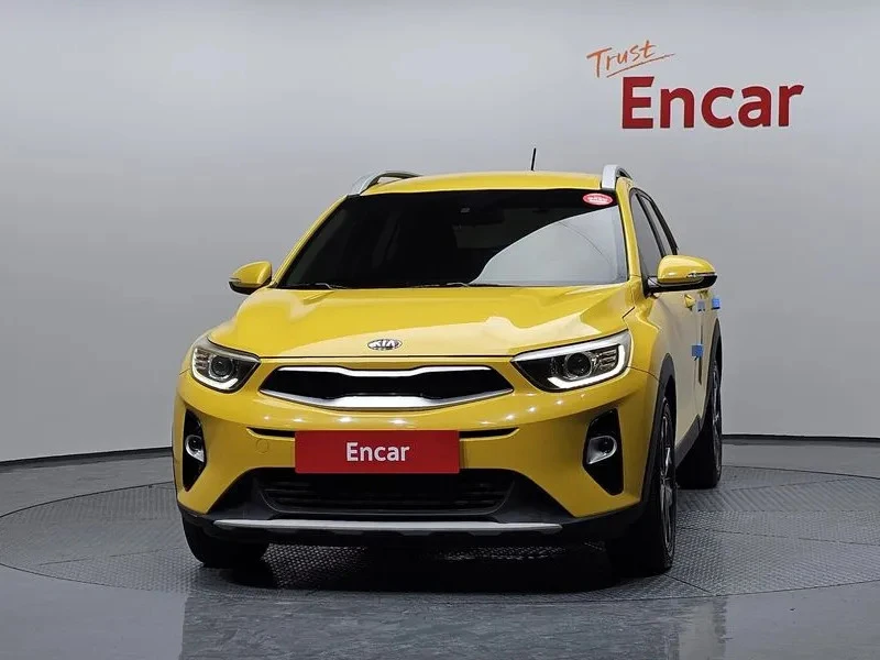Kia Stonic 1.6 66K KM, снимка 3 - Автомобили и джипове - 55445772