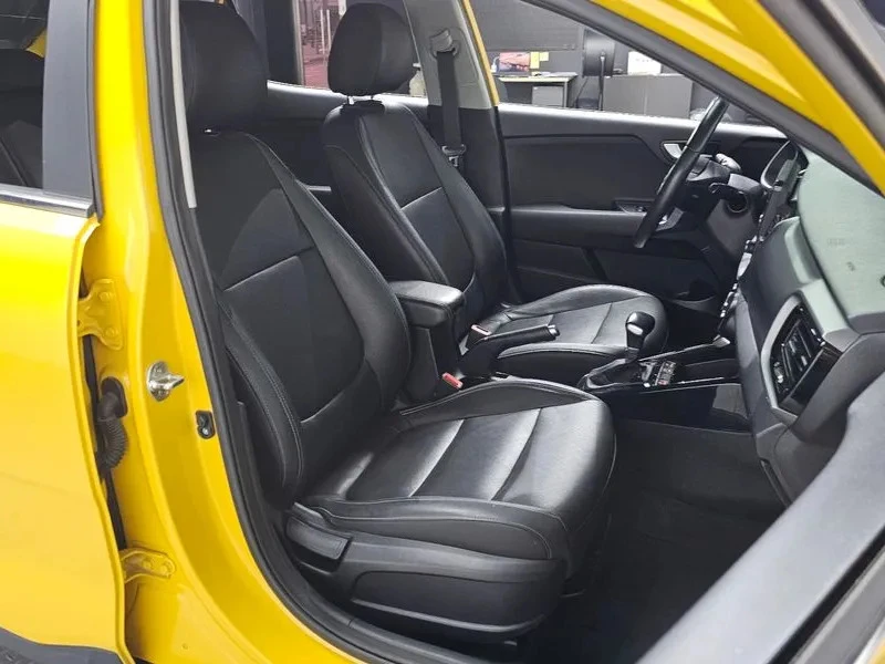 Kia Stonic 1.6 66K KM, снимка 12 - Автомобили и джипове - 55445772