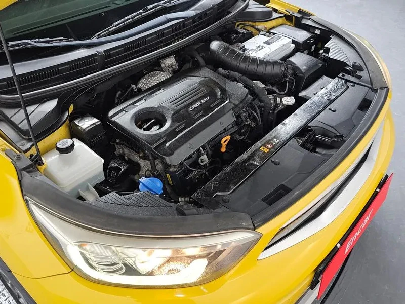 Kia Stonic 1.6 66K KM, снимка 5 - Автомобили и джипове - 55445772