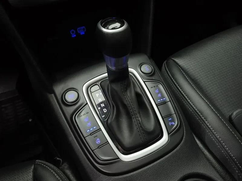 Hyundai Kona 1.6 Turbo 4Wd Modern Art, снимка 9 - Автомобили и джипове - 55616337