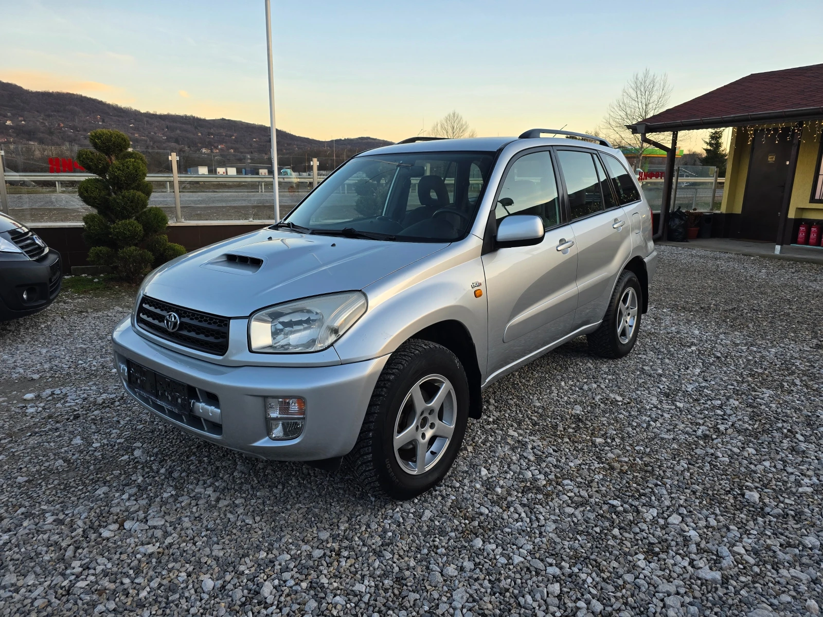 Toyota Rav4 2, 0 D4-D КЛИМАТИК !! НОВ ВНОС !! , снимка 1