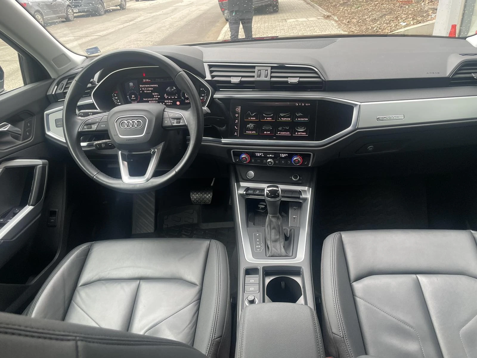 Audi Q3 45 TFSI Quattro =MGT Select 2= Distronic Гаранция - изображение 10