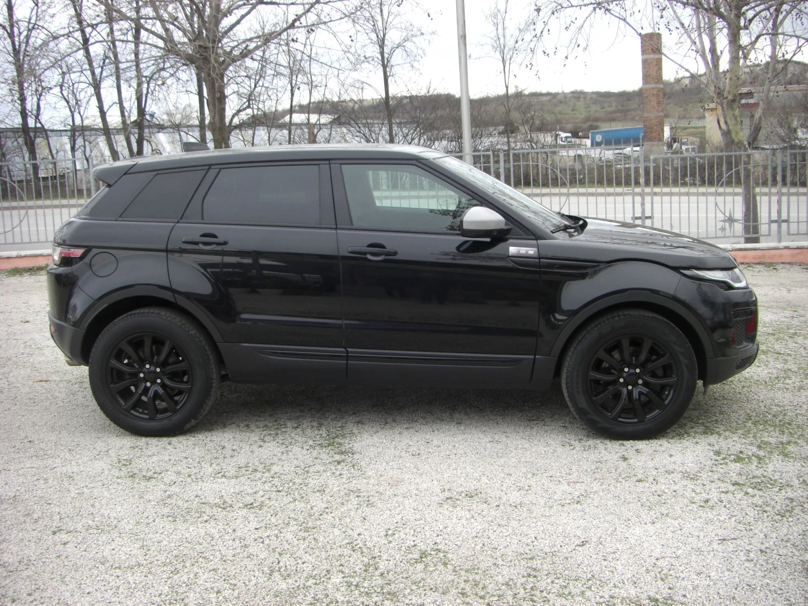 Land Rover Range Rover Evoque 2.0d Black Edition - изображение 6