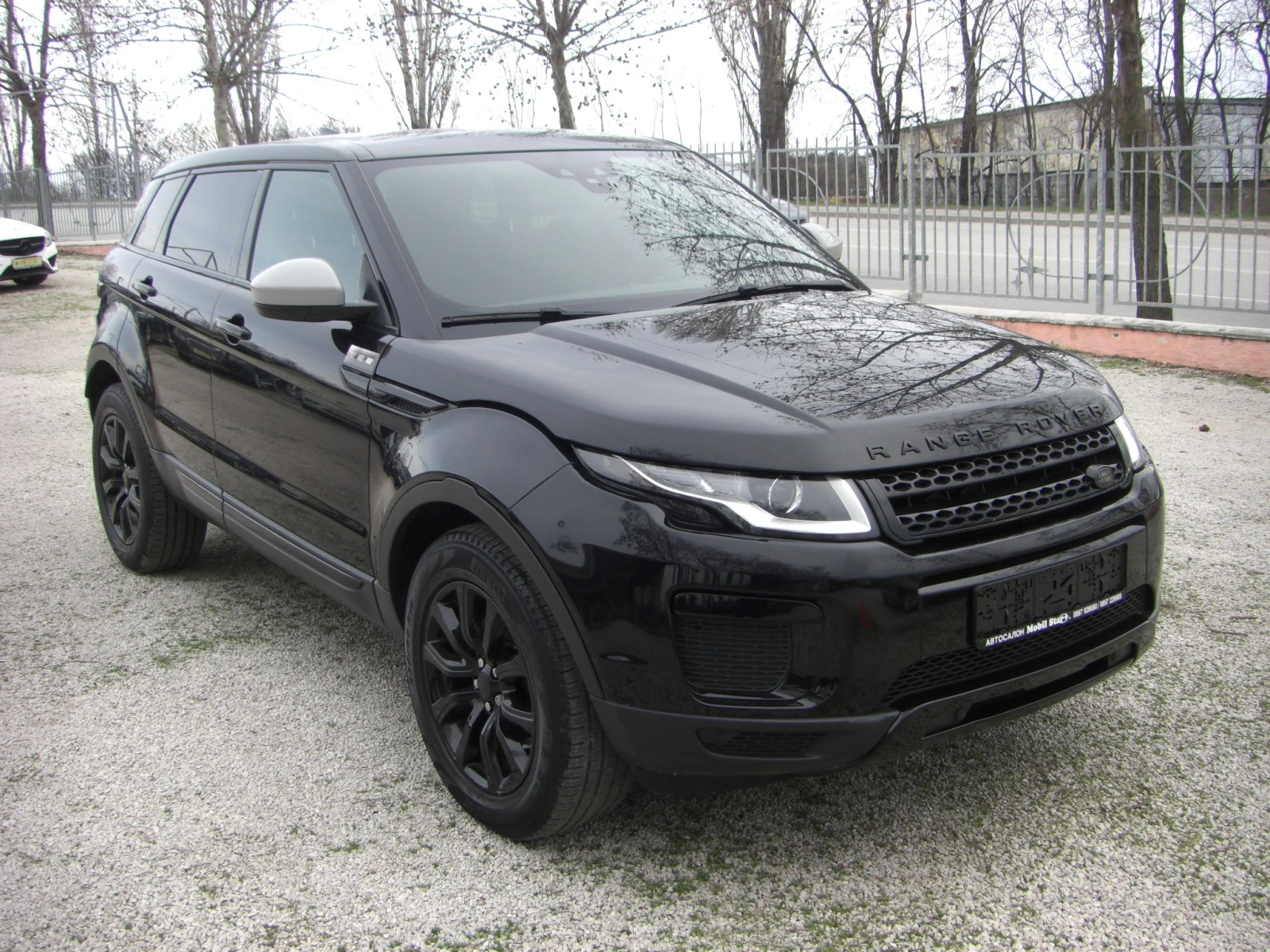 Land Rover Range Rover Evoque 2.0d Black Edition - изображение 7