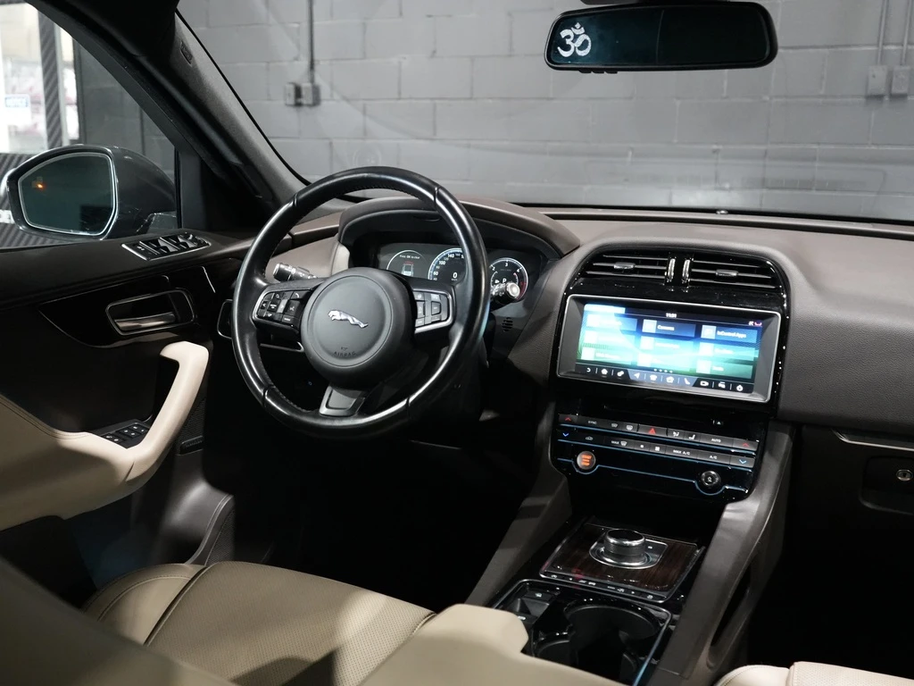 Jaguar F-PACE * CARFAX *    | Mobile.bg   6