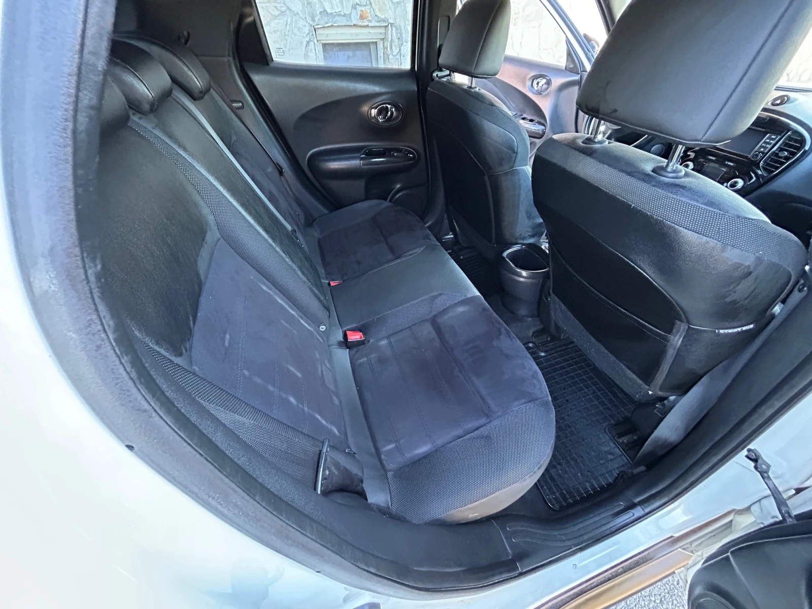 Nissan Juke 1.6i-Автоматик, снимка 12 - Автомобили и джипове - 53866572