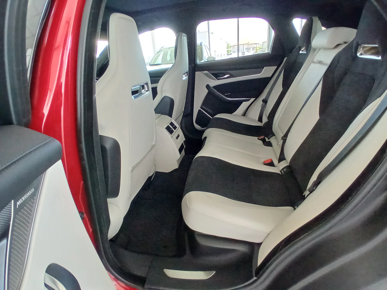 Jaguar F-PACE SVR | Mobile.bg � ����������� 10