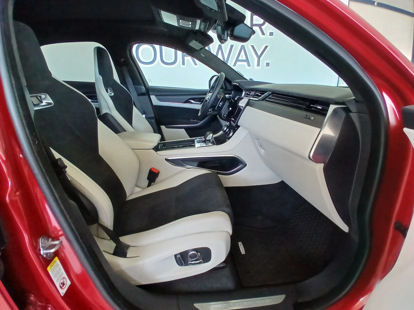 Jaguar F-PACE SVR | Mobile.bg � ����������� 11