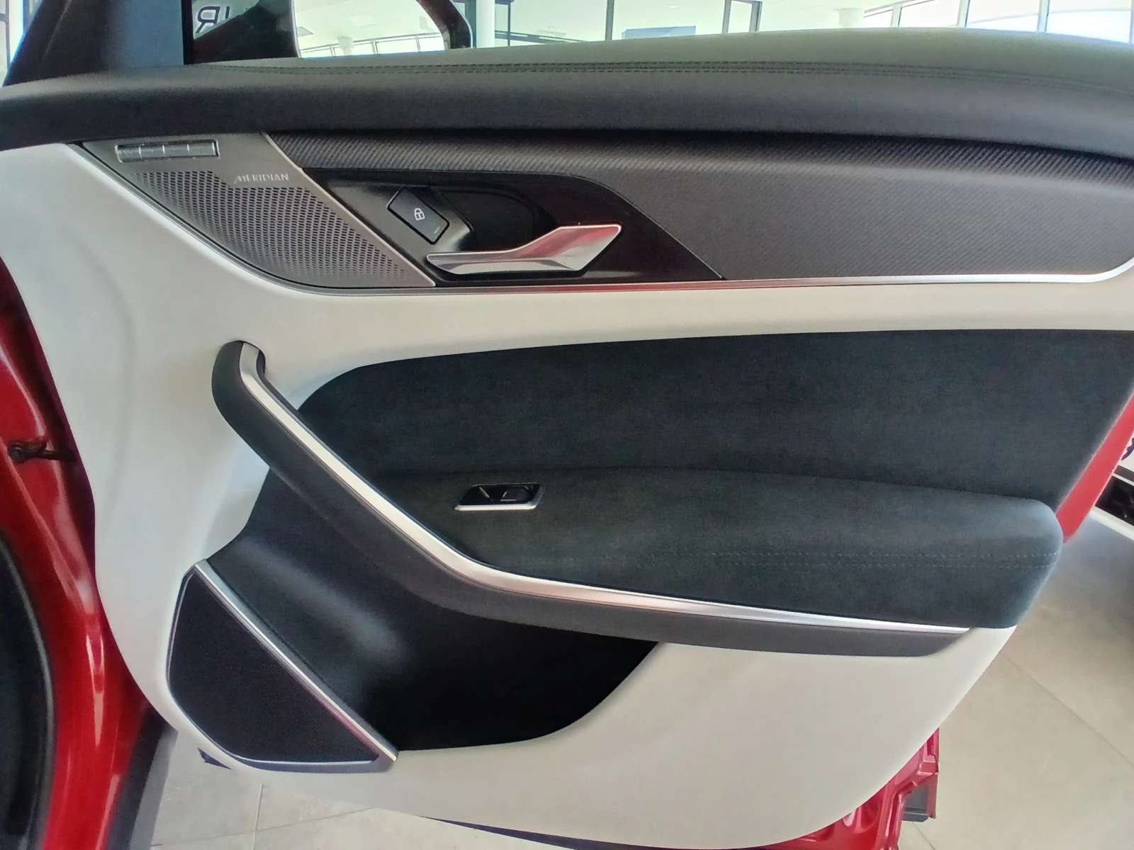 Jaguar F-PACE SVR | Mobile.bg � ����������� 13