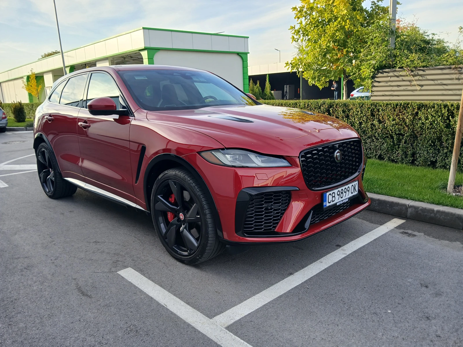 Jaguar F-PACE SVR