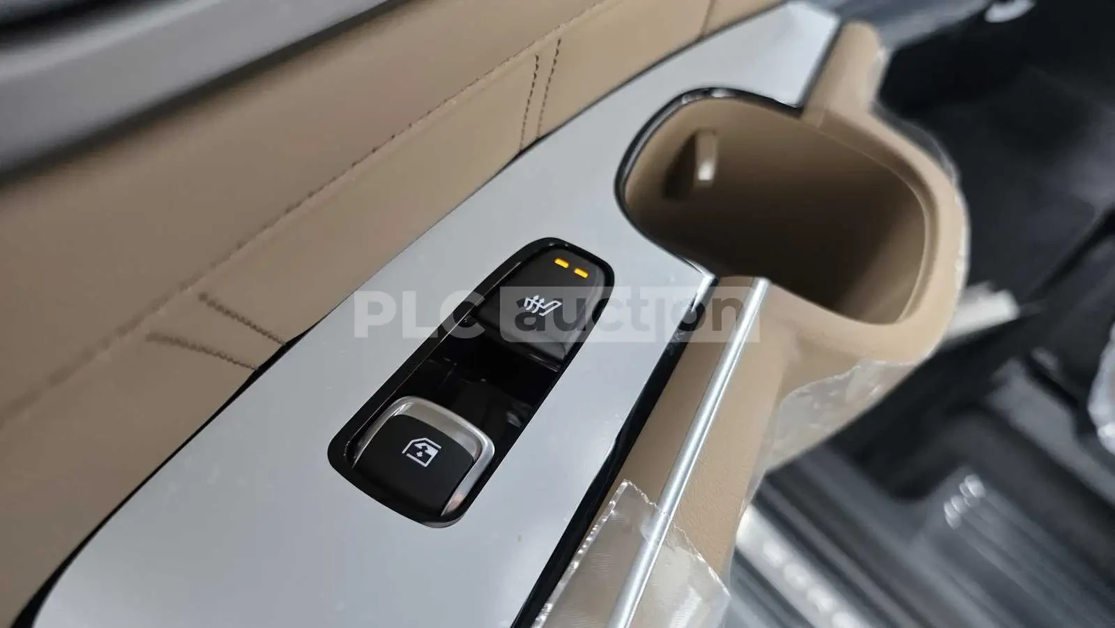 Kia Sorento 2.2 4x4| 360| DIST| HUD| ВКЛ.ТЕХНОТЕСТ, снимка 13 - Автомобили и джипове - 54929040
