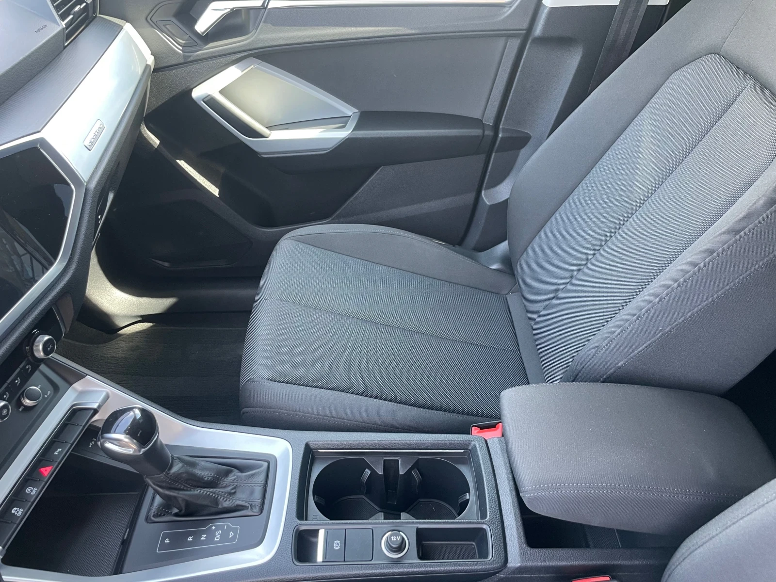 Audi Q3 2.0 tdi 4x4 led, снимка 10 - Автомобили и джипове - 55077673