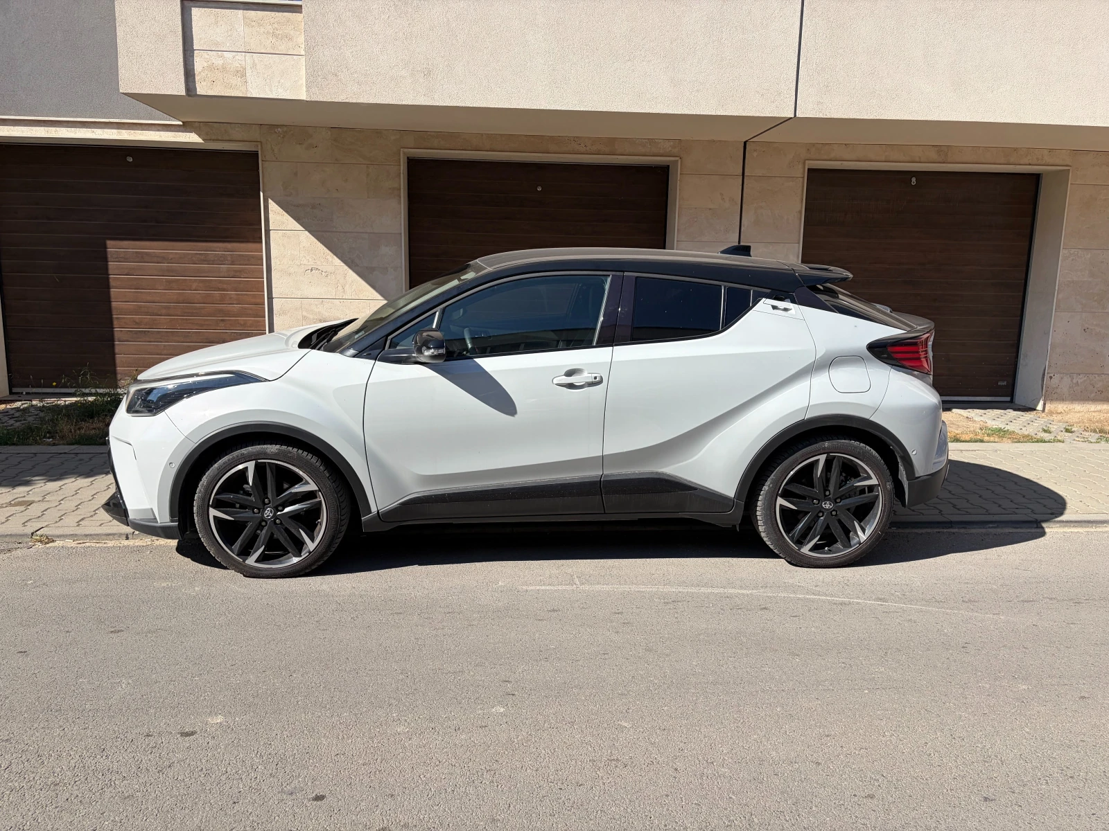 Toyota C-HR 2.0 HSD GR Sport- в Гаранция, снимка 4 - Автомобили и джипове - 55510262