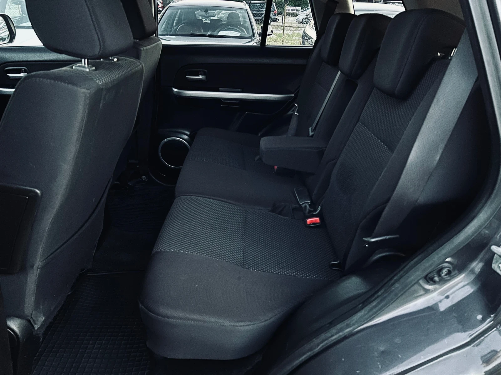 Suzuki Grand vitara 2.4i FaceLift 4x4 Keyless , снимка 7 - Автомобили и джипове - 55562320