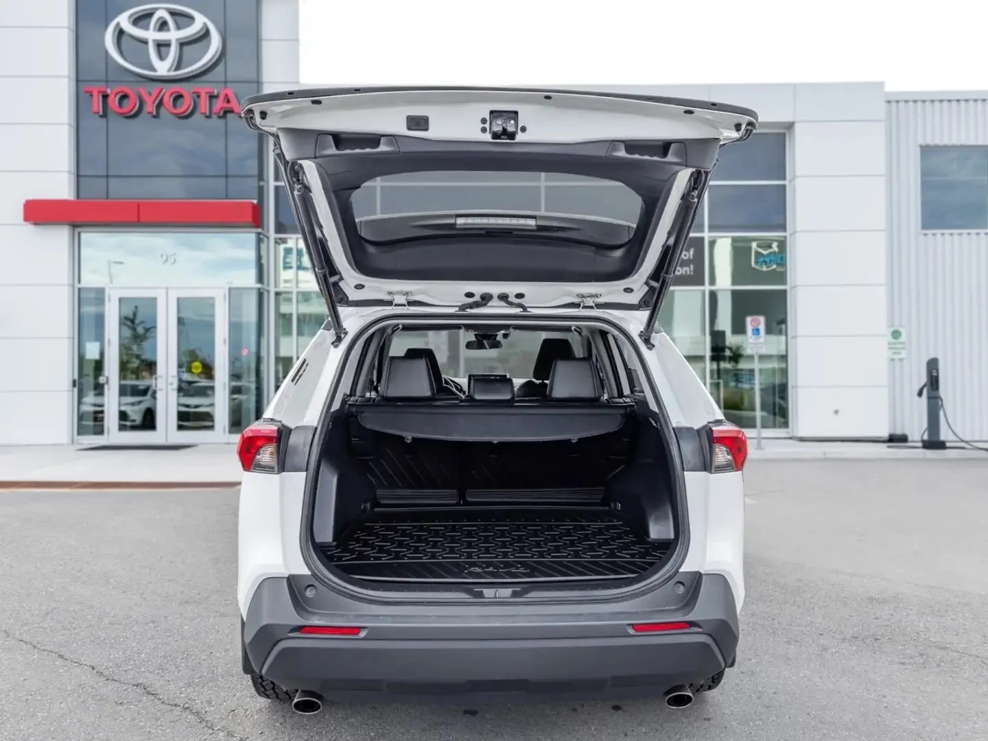Toyota Rav4 XLE ЦЕНА ДО БЪЛГАРИЯ АВТОКРЕДИТ, снимка 6 - Автомобили и джипове - 55772284