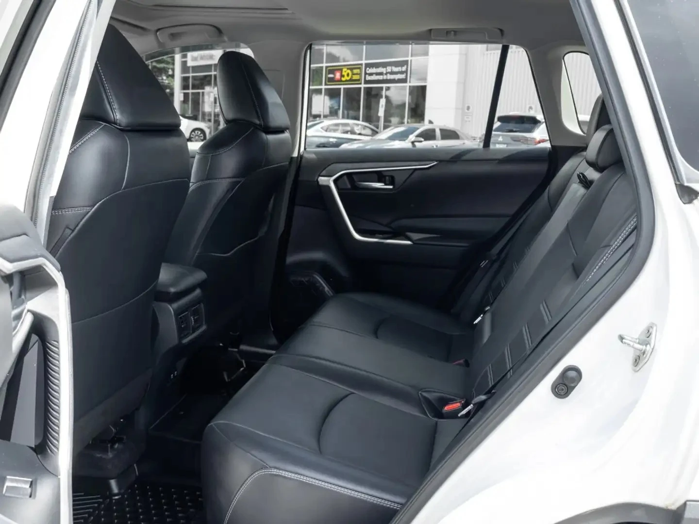 Toyota Rav4 XLE ЦЕНА ДО БЪЛГАРИЯ АВТОКРЕДИТ, снимка 15 - Автомобили и джипове - 55772284