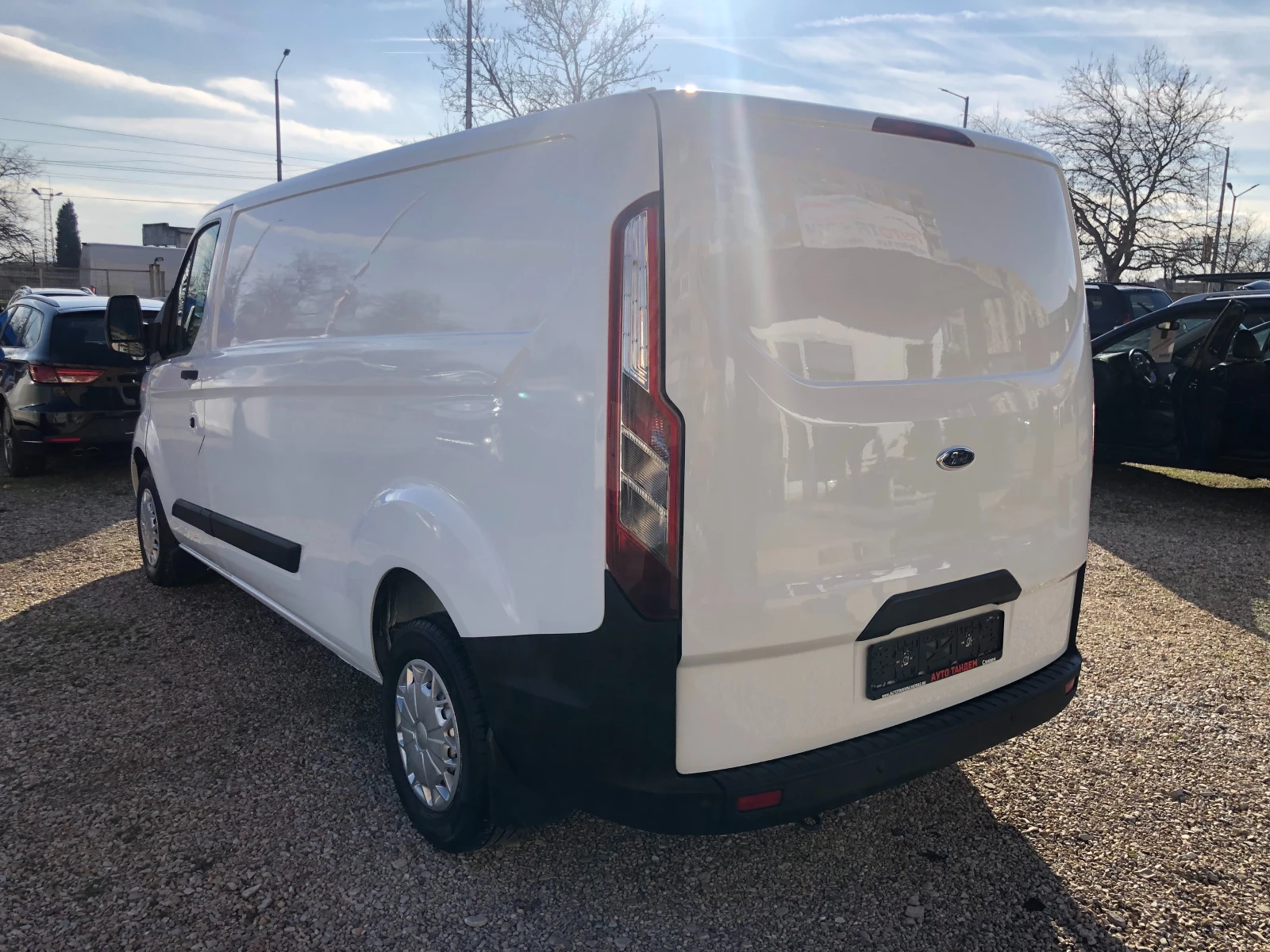 Ford Transit Custom MAXI-LONG/2.2-125к.с/6 ск-100% РЕАЛЕН-ШВЕЙЦАРИЯ - изображение 6