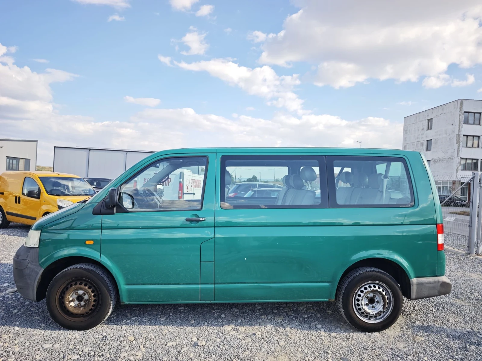 VW T5 1.9 9МЕСТЕН , снимка 8 - Бусове и автобуси - 56328749